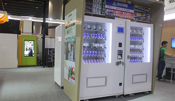 談?wù)勛詣?dòng)售賣機(jī)在校園興起的原因
