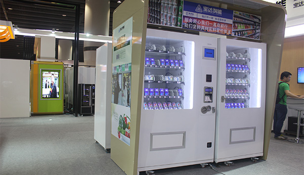 當下現(xiàn)代數(shù)據(jù)化運營加快飲料自動售貨機的投放進度！